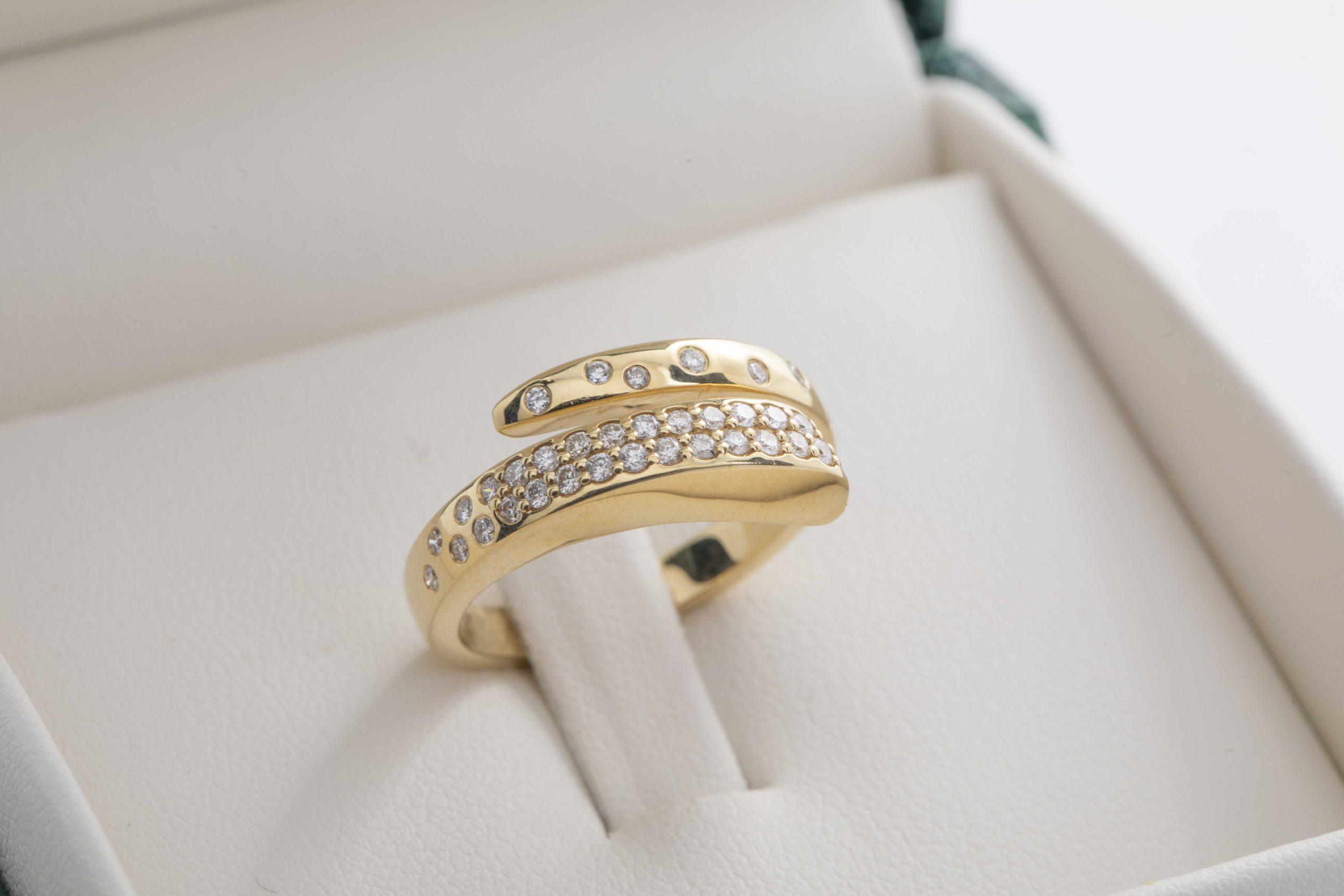 Anillo con diamantes