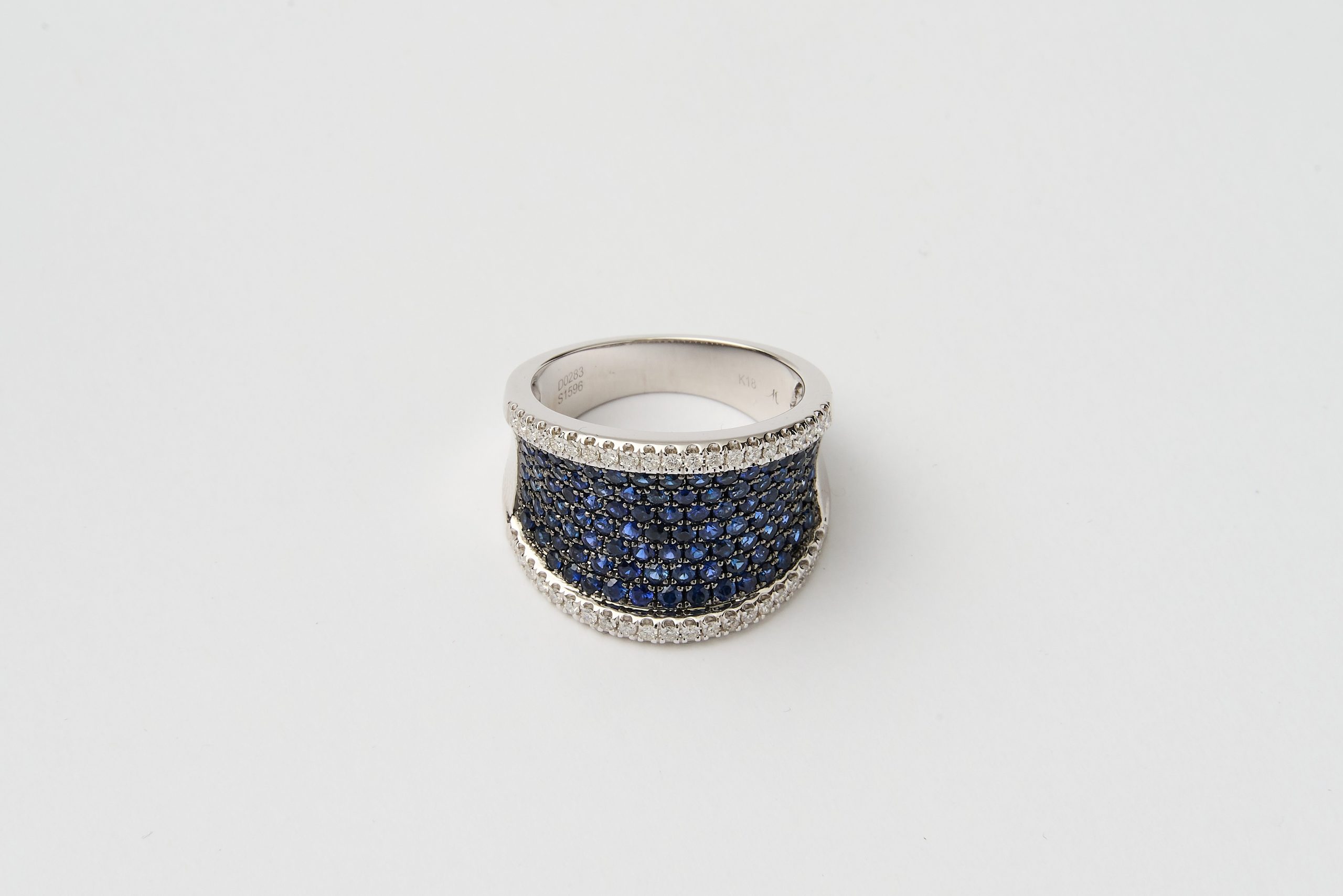 Anillo con zafiros