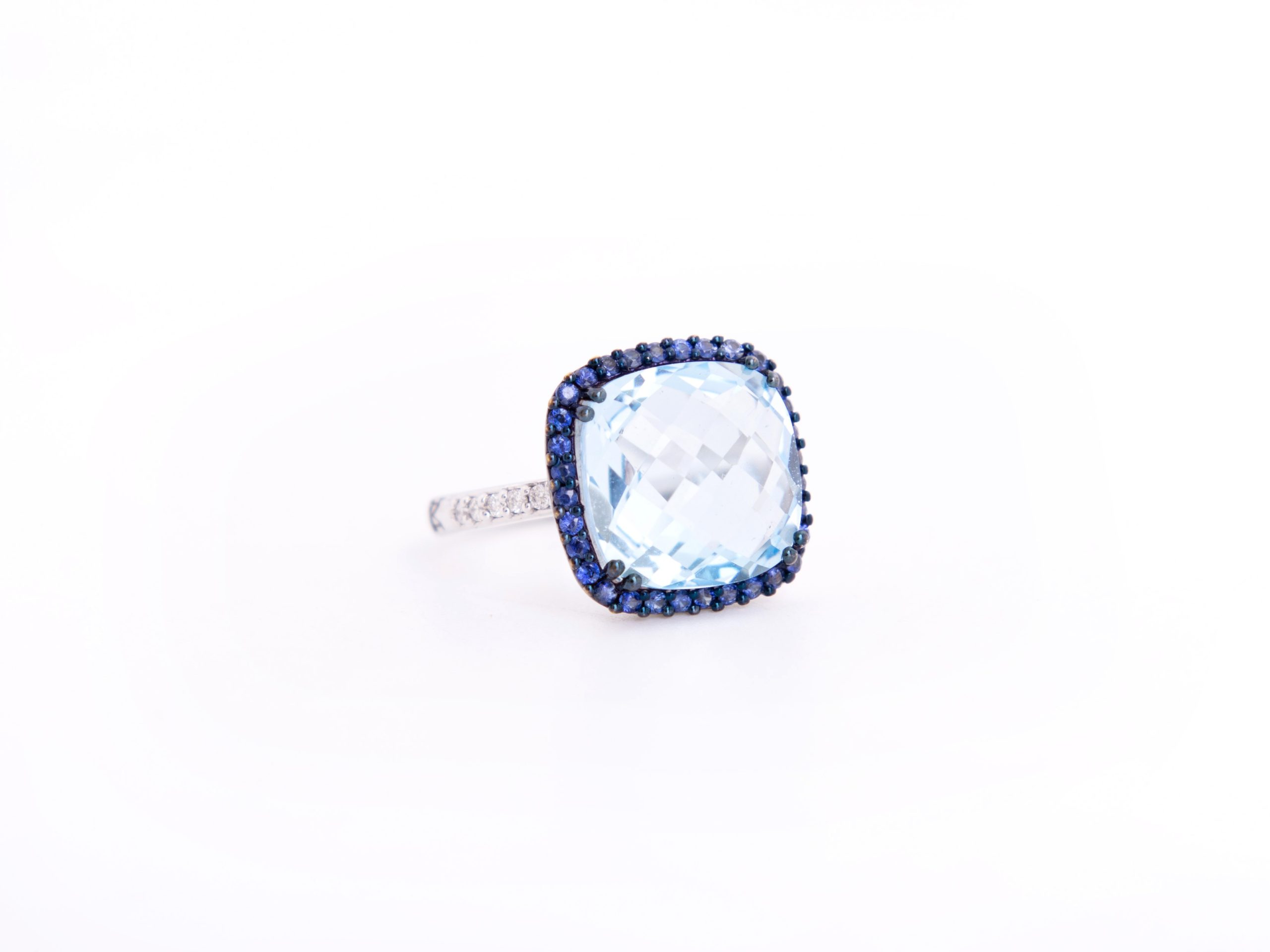 Anillo Moraglione con zafiros y topacios