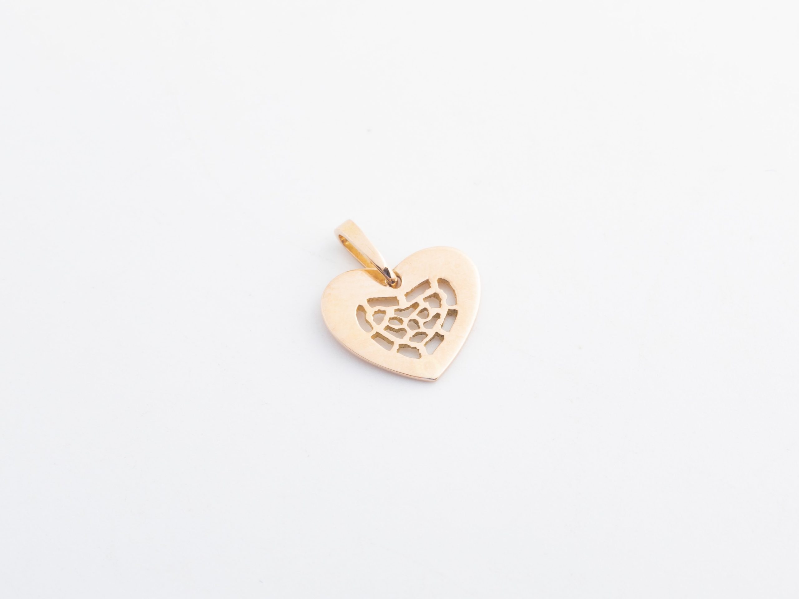 Dije de corazón en oro rosado