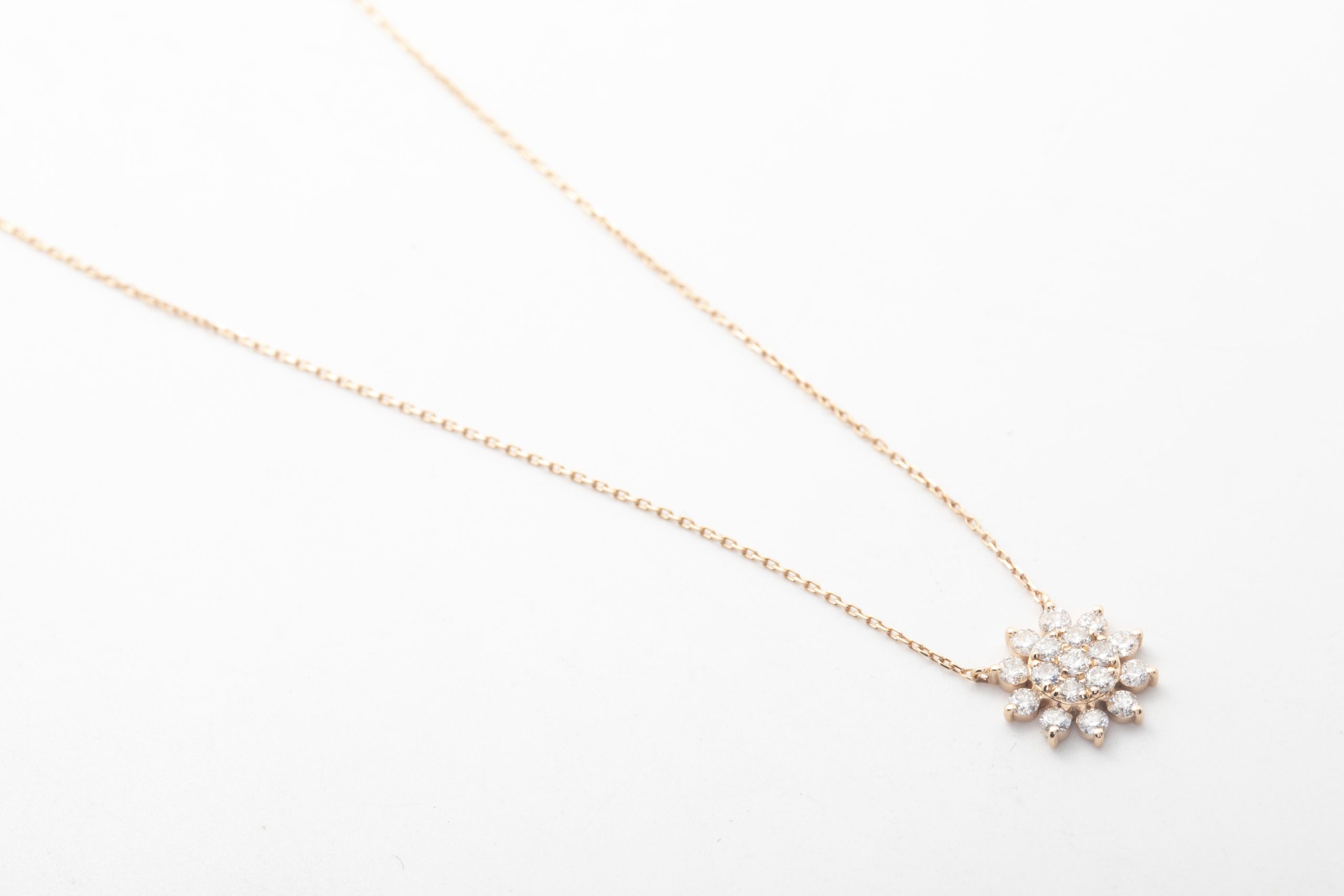 COLLAR CON BRILLANTES