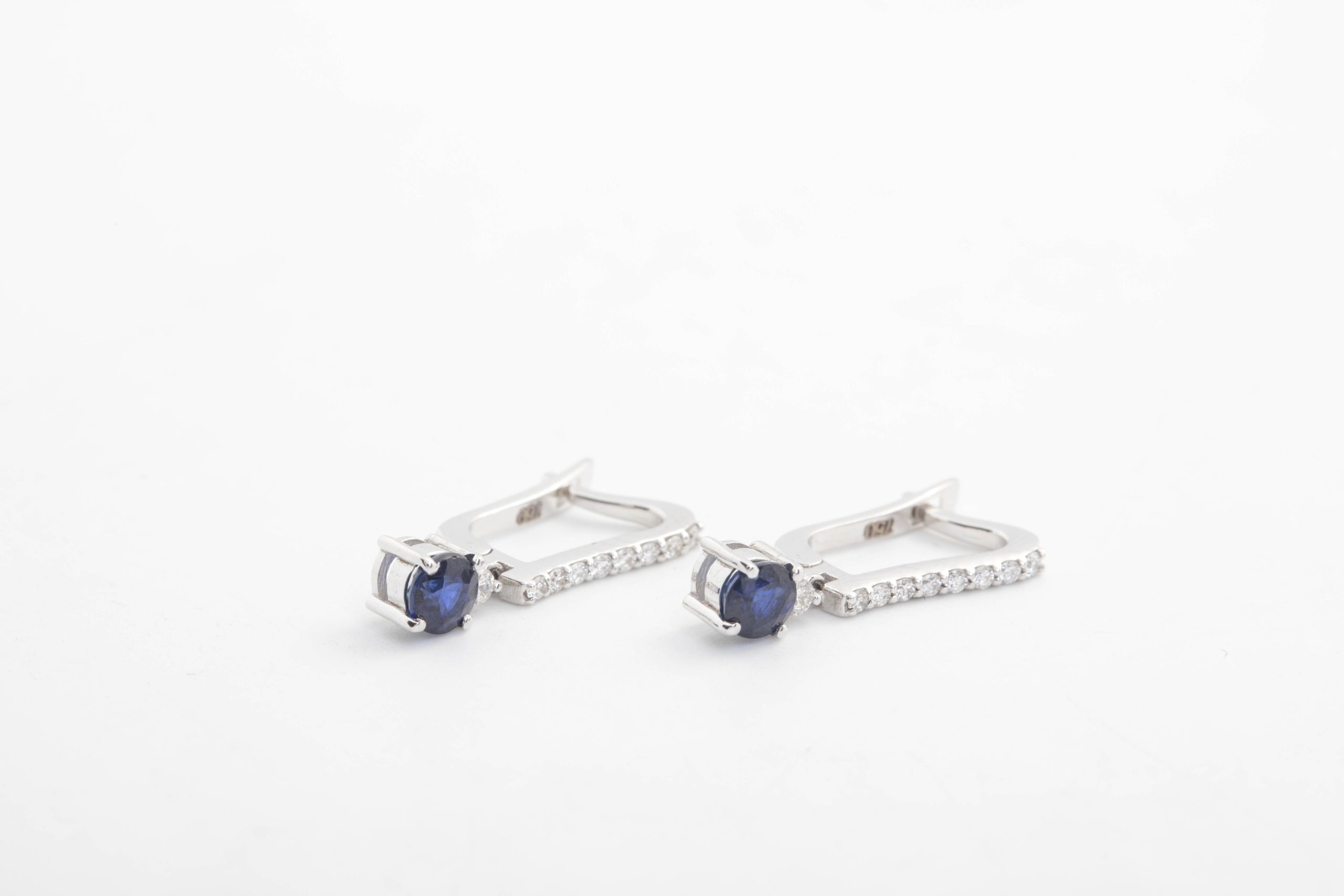 Aretes con zafiros y diamantes