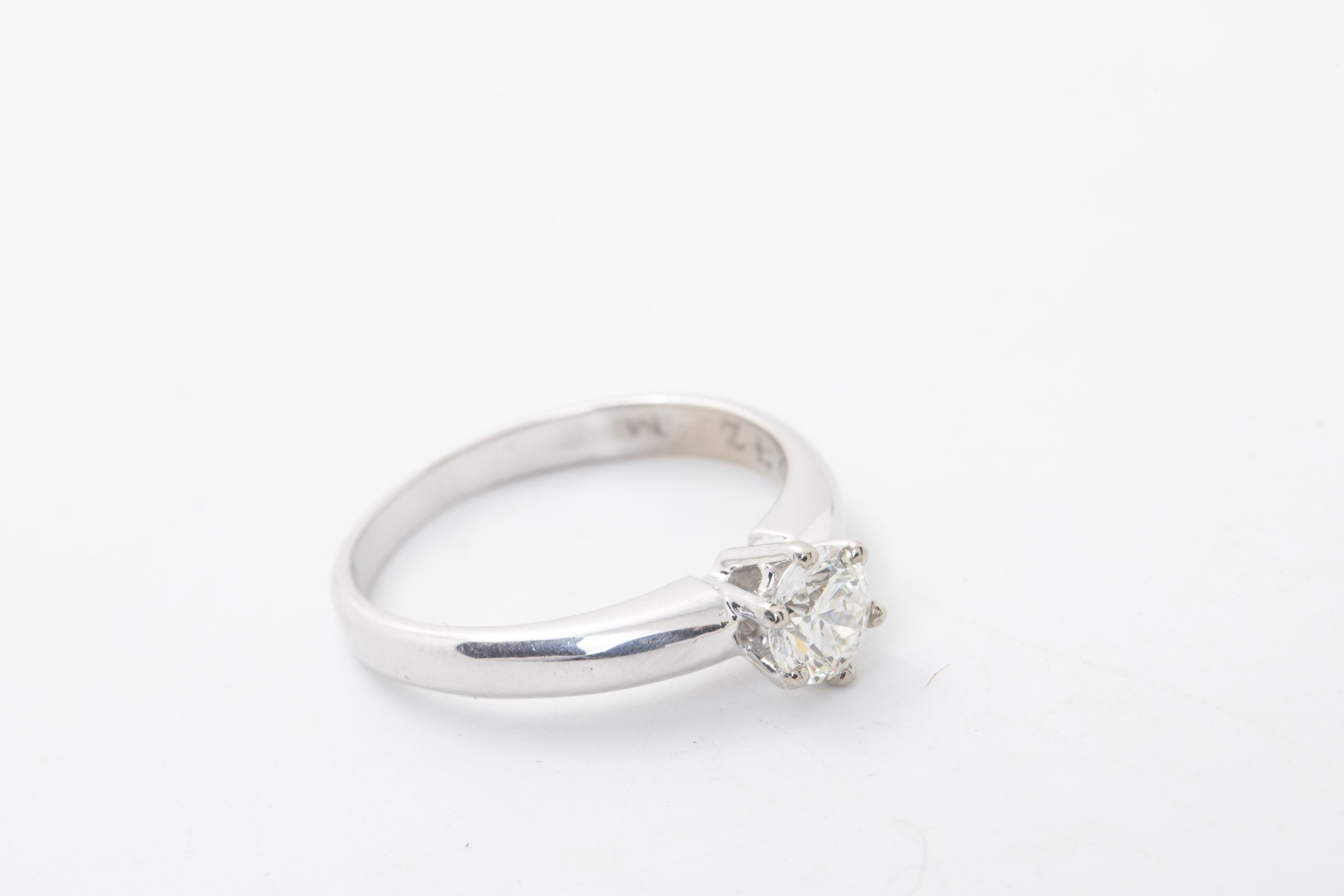 Anillo de compromiso con diamante 0.72Ct