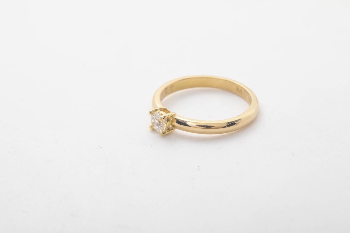 Anillo de compromiso con diamante 0.23Ct