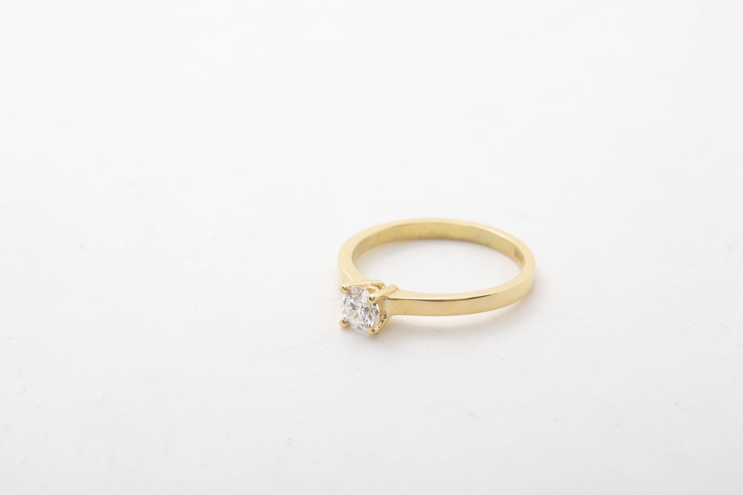 Anillo de compromiso con diamante 0.40Ct
