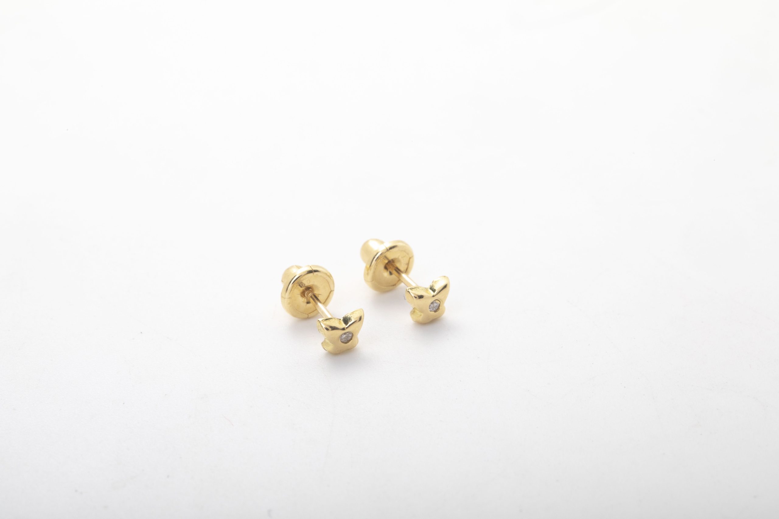 Par de aretes mariposas