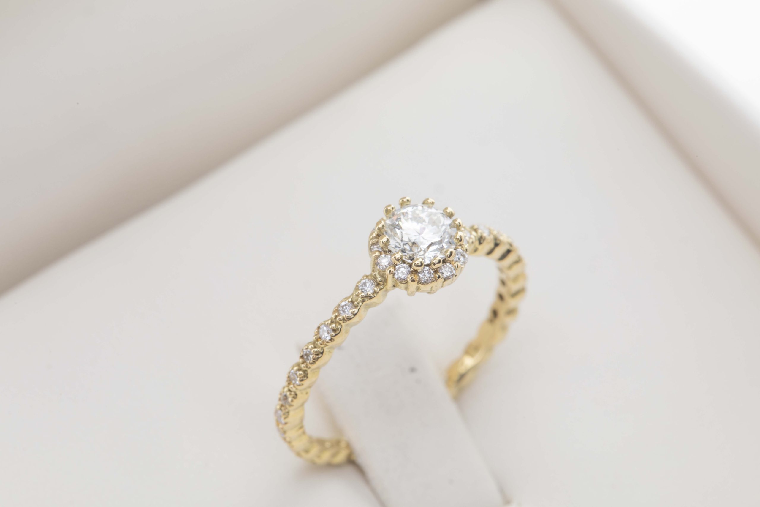 Anillo de compromiso con diamante 0.37Ct