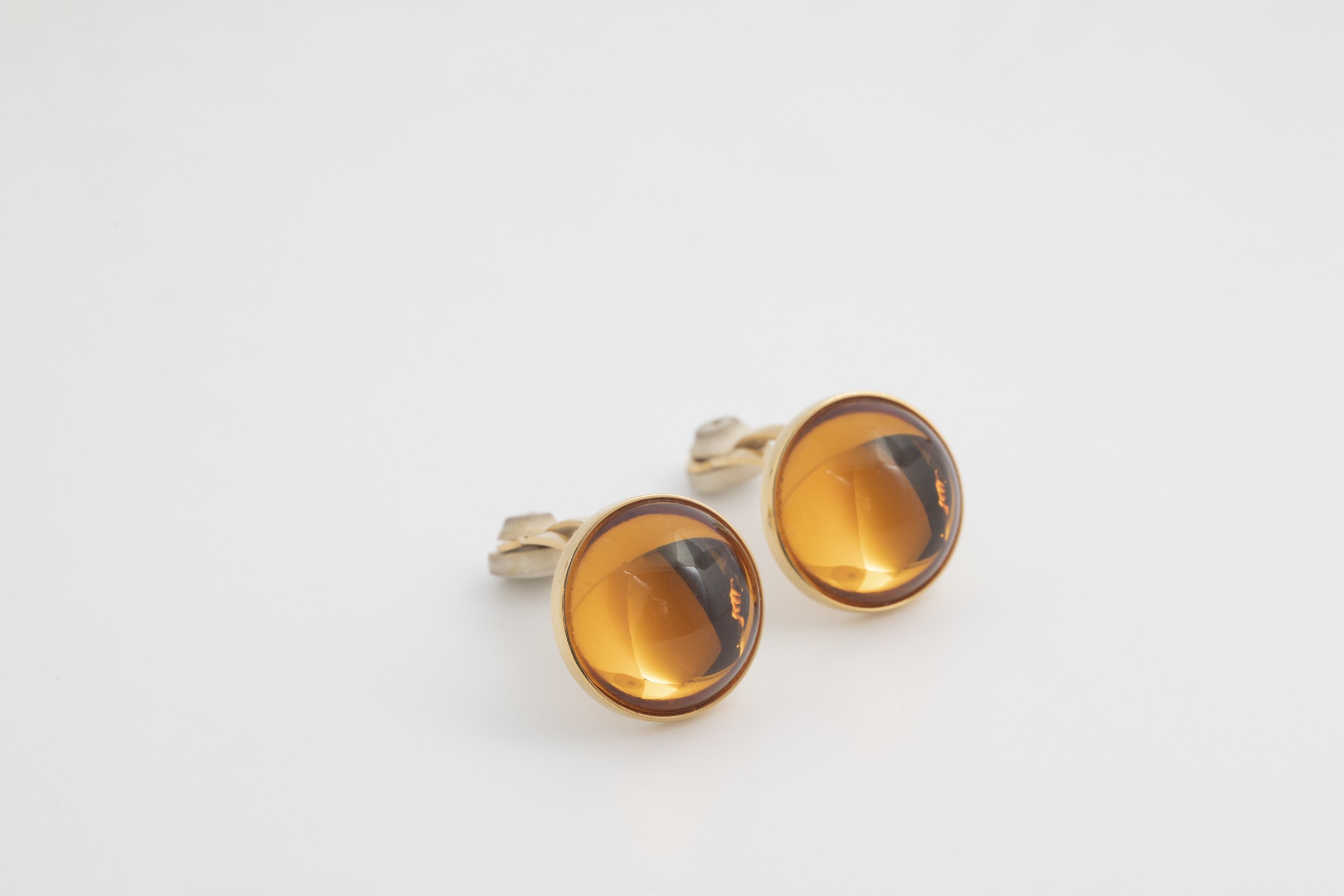 Aretes redondos de cristal naranja Lalique