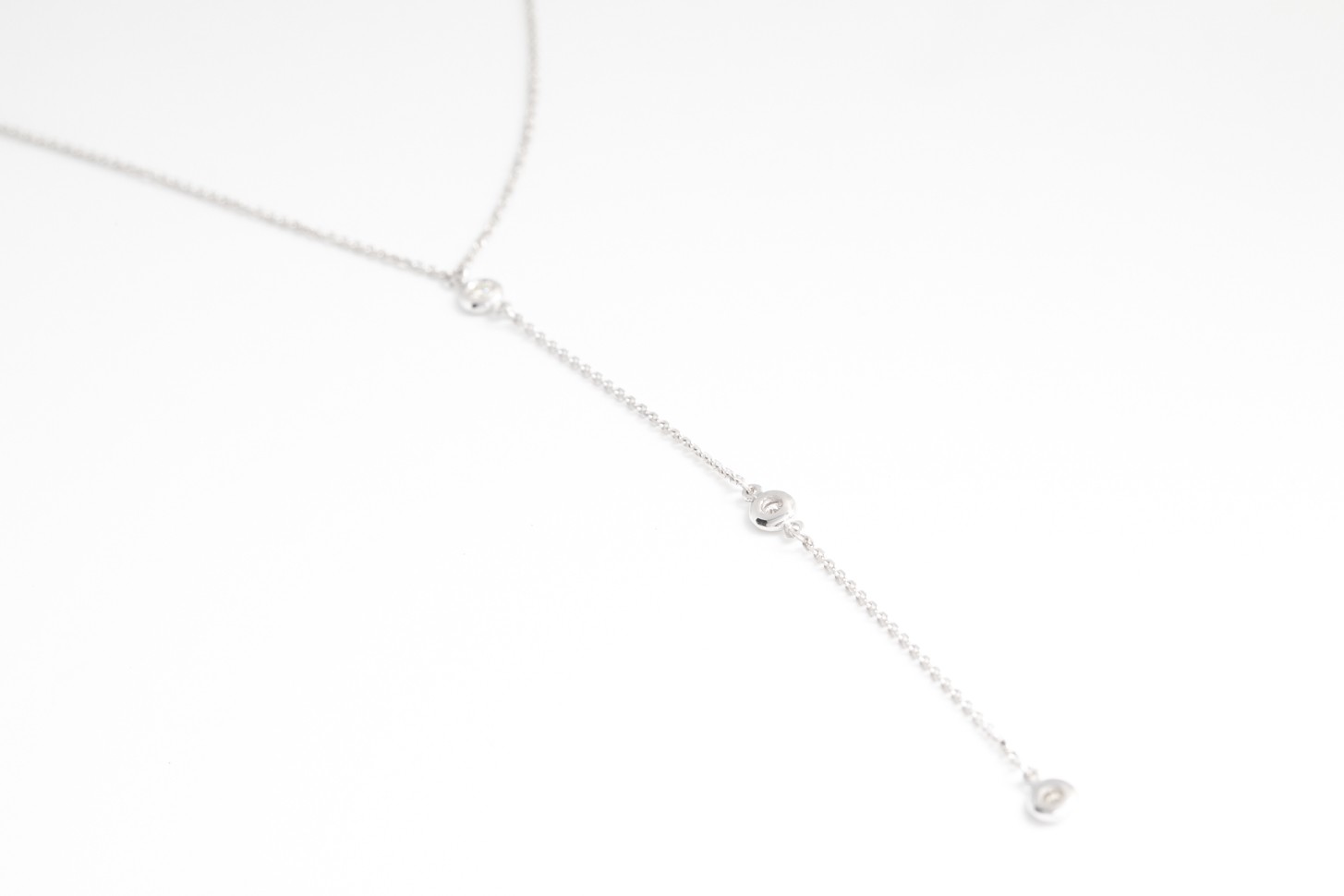 Collar con brillantes en oro blanco